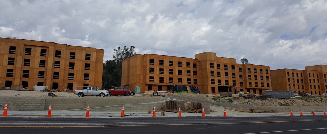 oakhurst hotels
